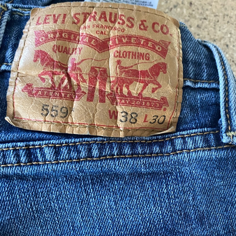 Mens Levi’s 559 Jeans size 38x30